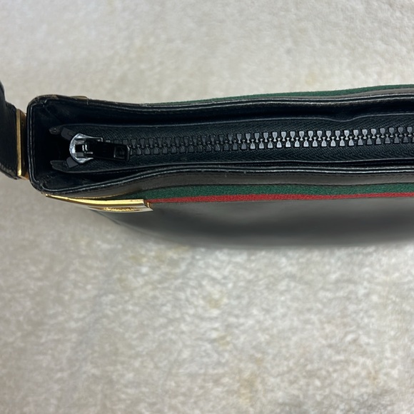 Gucci Leather Shoulder Bag - Picture 12 of 12